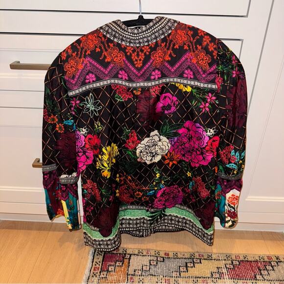 Alice + Olivia Rivera Ruffle-Sleeve Button-Down Top Small - Picture 7 of 8